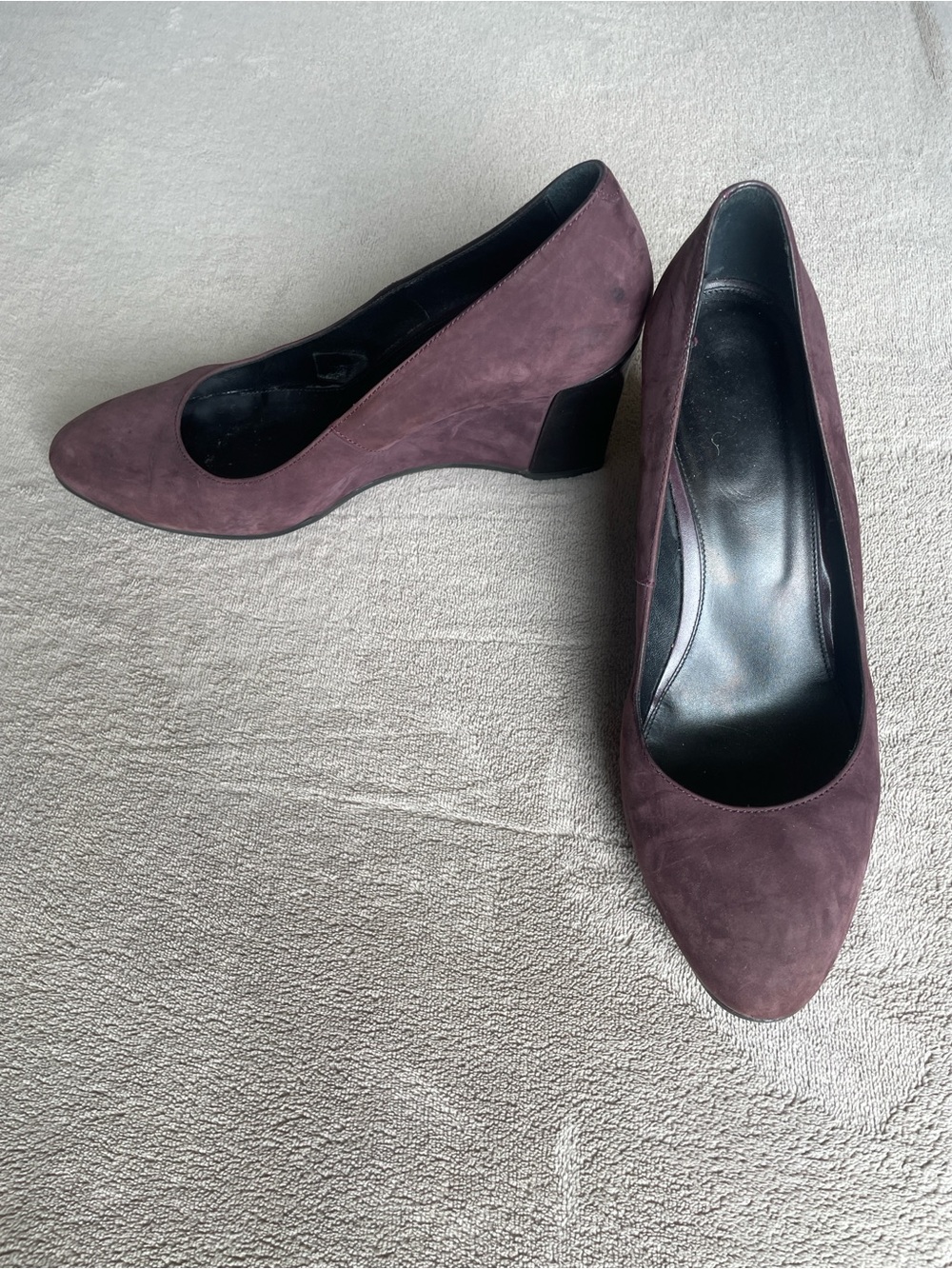 Tod’s Burgundy Suede Wedge Heels w/ Rubber Sole. Slightly Narrow